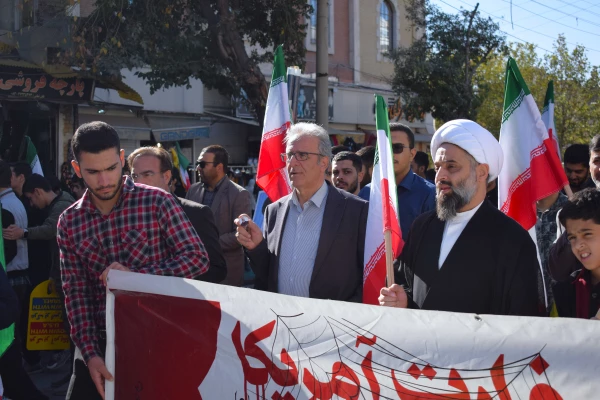 حضور پرشور اساتید،کارکنان و دانشجویان 5