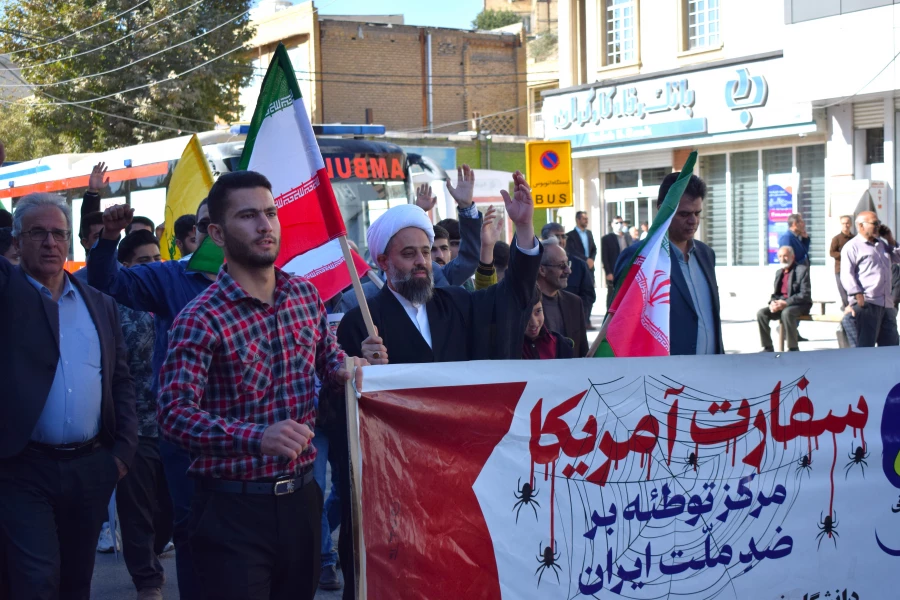 حضور پرشور اساتید،کارکنان و دانشجویان 7