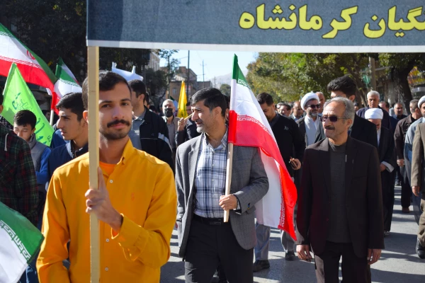 حضور پرشور اساتید،کارکنان و دانشجویان دانشگاه فرهنگیان کرمانشاه در راهپیمایی 13 آبان  3