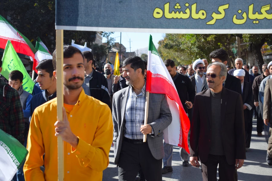 حضور پرشور اساتید،کارکنان و دانشجویان دانشگاه فرهنگیان کرمانشاه در راهپیمایی 13 آبان  3