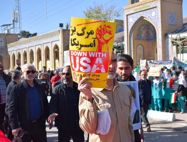 حضور پرشور اساتید،کارکنان و دانشجویان دانشگاه فرهنگیان کرمانشاه در راهپیمایی 13 آبان  15