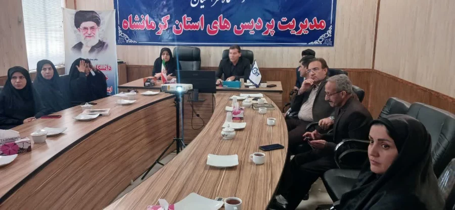 جلسه بررسی وضعیت عملکرد کارکنان دانشگاه در سامانه اتوماسیون اداری 6