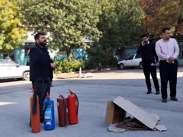 برگزاری کارگاه آموزشی آتش نشانی ویژه دانشجویان پردیس شهید صدوقی 3