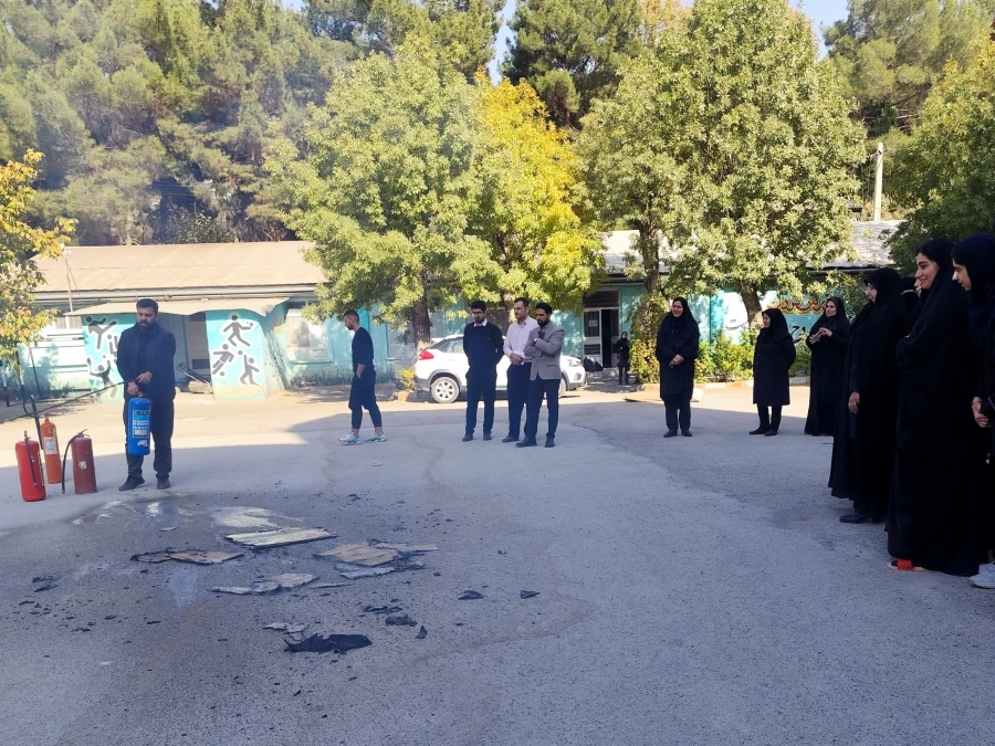 برگزاری کارگاه آموزشی آتش نشانی ویژه دانشجویان پردیس شهید صدوقی 7