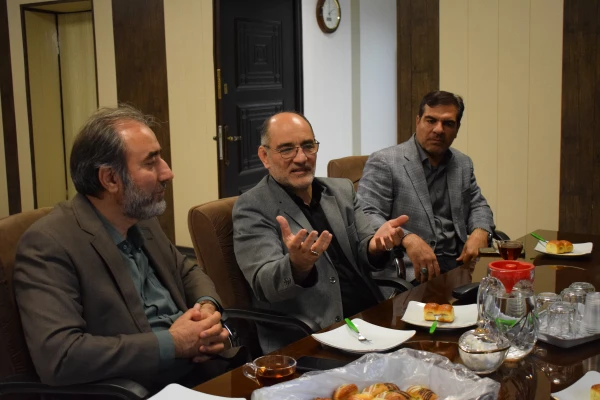 تمدید فراخوان و اعلام زمان برگزاری نخستین کنگره سراسری شعر کردی «غدیر، هیژا» در دانشگاه فرهنگیان کرمانشاه 5