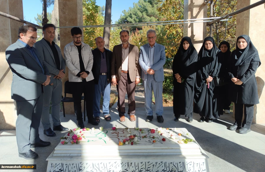 برگزاری مراسم غبار روبی مزار شهید گمنام دانشگاه به مناسبت هفته بسیج 5