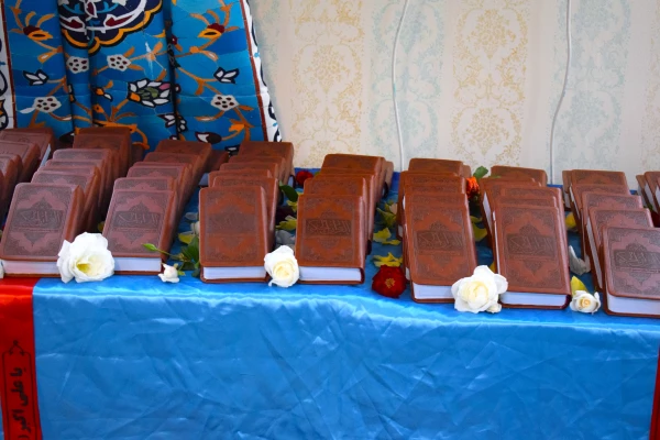 اهدای کلام الله مجید از سوی دفتر مقام معظم رهبری به نو دانشجو معلمان 3