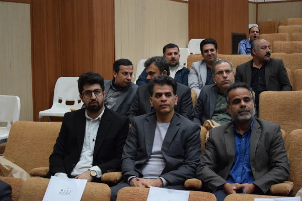 تجلیل از ریاست دانشگاه در اختتامیه سومین جشنواره علمی شهید چمران 3