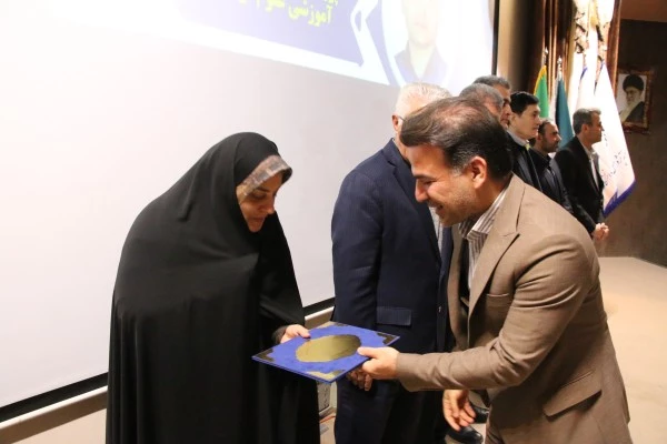 
انتخاب عضو هیات علمی دانشگاه فرهنگیان کرمانشاه به عنوان پژوهشگر برگزیده استانی
 2