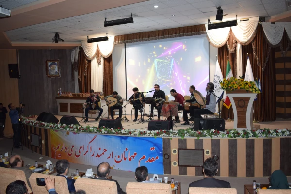 انتخاب عضو هیات علمی دانشگاه فرهنگیان کرمانشاه به عنوان پژوهشگر برگزیده استانی
 3