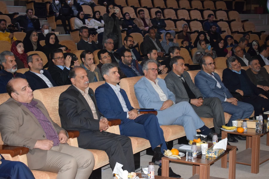 انتخاب عضو هیات علمی دانشگاه فرهنگیان کرمانشاه به عنوان پژوهشگر برگزیده استانی
 6