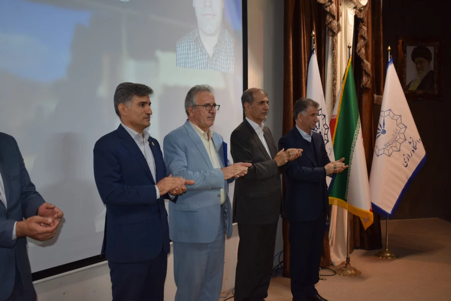 انتخاب عضو هیات علمی دانشگاه فرهنگیان کرمانشاه به عنوان پژوهشگر برگزیده استانی
 8