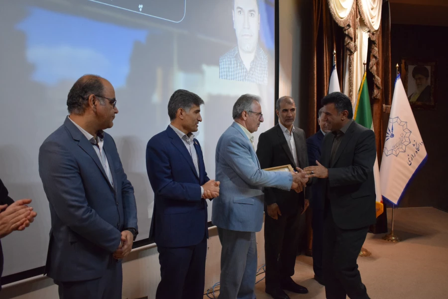 انتخاب عضو هیات علمی دانشگاه فرهنگیان کرمانشاه به عنوان پژوهشگر برگزیده استانی
 9