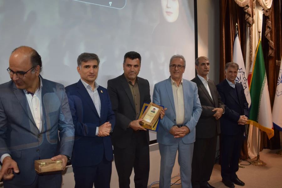 انتخاب عضو هیات علمی دانشگاه فرهنگیان کرمانشاه به عنوان پژوهشگر برگزیده استانی
 10