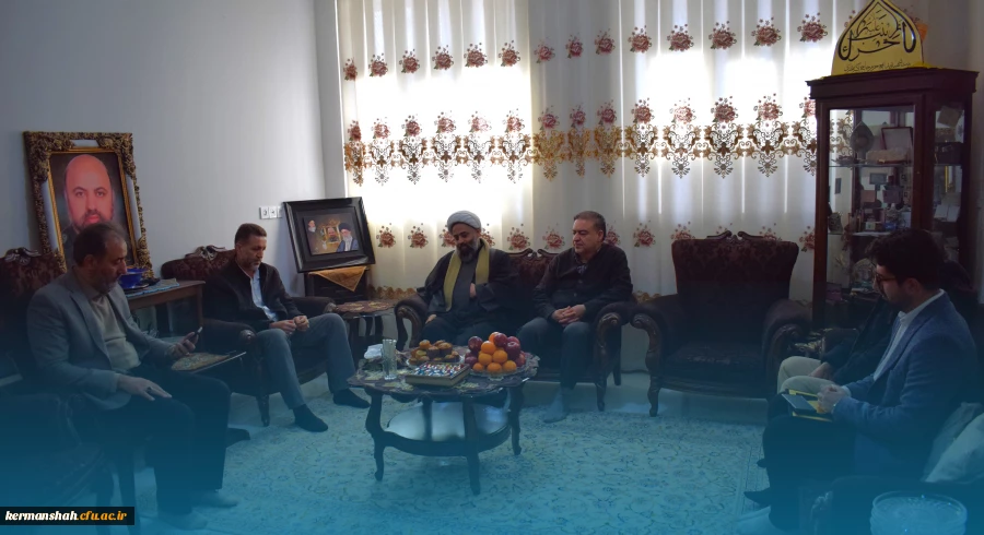 دیدار اعضای هیات رئیسه دانشگاه با خانواده شهید مدافع حرم حاج اکبر نظری 2