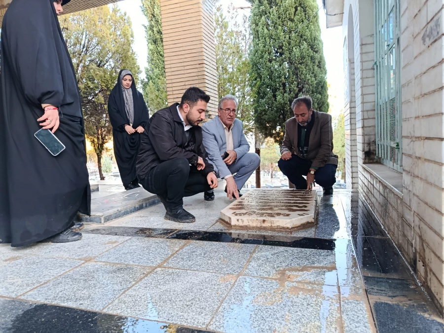دیدار اعضای هیات رئیسه دانشگاه با خانواده شهید مدافع حرم حاج اکبر نظری 7