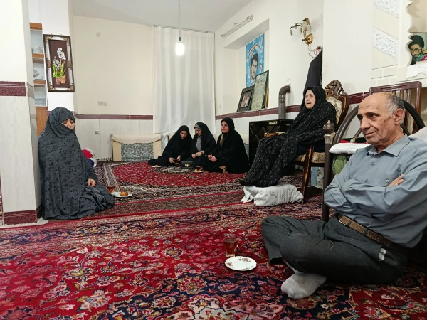 دیدار اعضای هیات رئیسه دانشگاه با خانواده شهید مدافع حرم حاج اکبر نظری 4