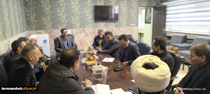 دیدار اساتید و مسئولان نهاد نمایندگی مقام معظم رهبری در دانشگاه های استان با رئیس دانشکده علوم تربیتی