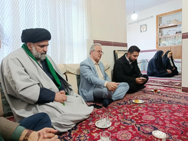 دیدار ریاست دانشگاه با خانواده شهید دانشجو معلم محمد سعید علیجانی 4