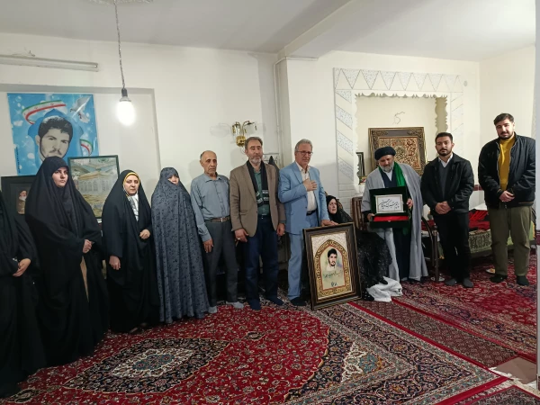 دیدار ریاست دانشگاه با خانواده شهید دانشجو معلم محمد سعید علیجانی 5