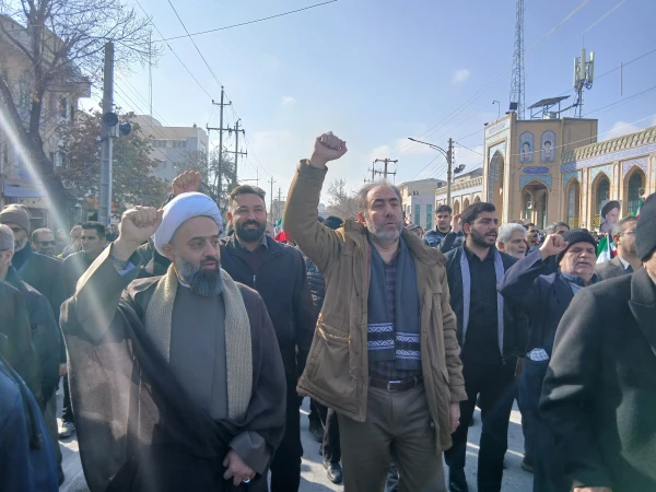 حضور پرشور اساتید، کارکنان و دانشجویان دانشگاه فرهنگیان کرمانشاه در مراسم تشییع و تدفین شهدای فتنه آمریکایی - صهیونیستی 5