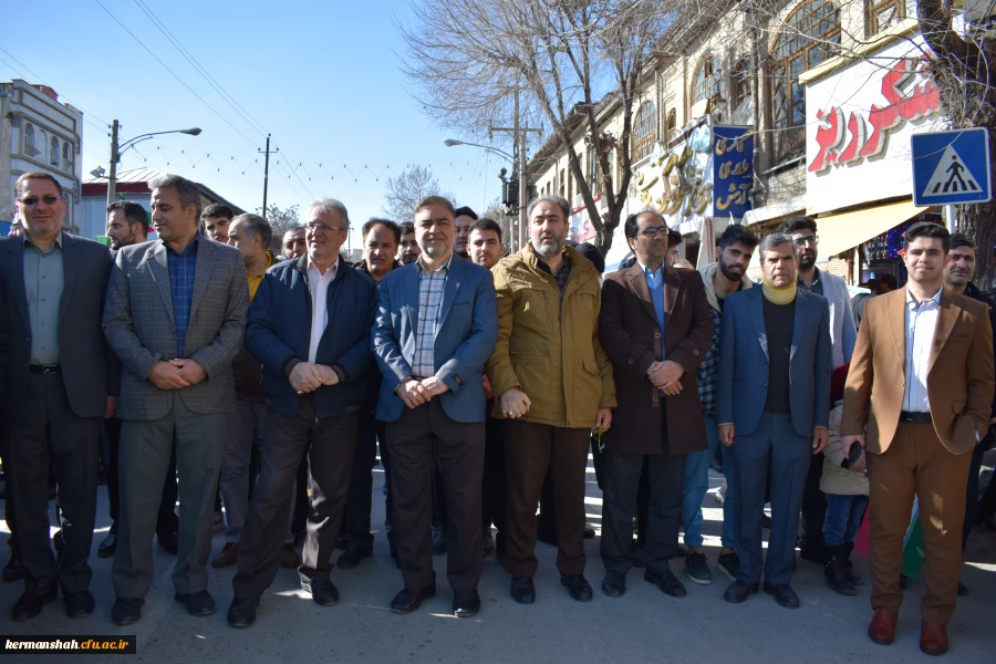 حضور پرشور جامعه دانشگاهی دانشگاه فرهنگیان کرمانشاه در راهپیمایی 22 بهمن 5