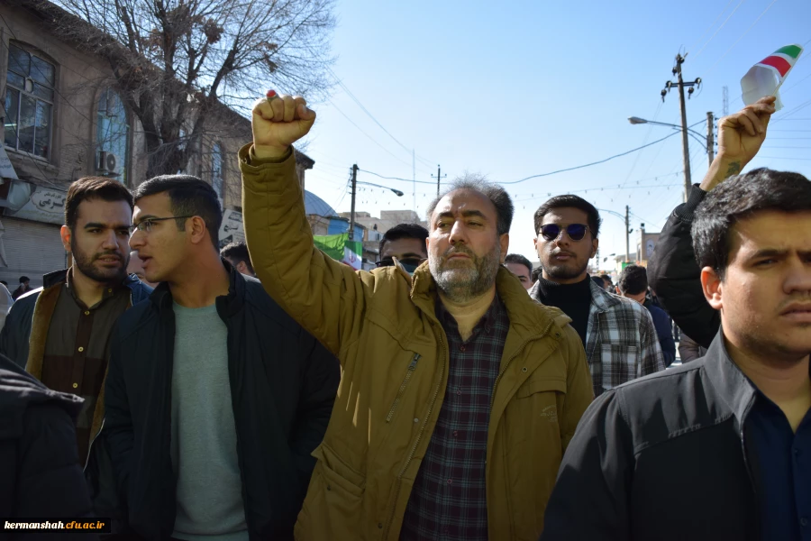 حضور پرشور جامعه دانشگاهی دانشگاه فرهنگیان کرمانشاه در راهپیمایی 22 بهمن 9