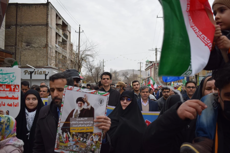 حضور پرشور جامعه دانشگاهی دانشگاه فرهنگیان کرمانشاه در راهپیمایی 22 بهمن 4