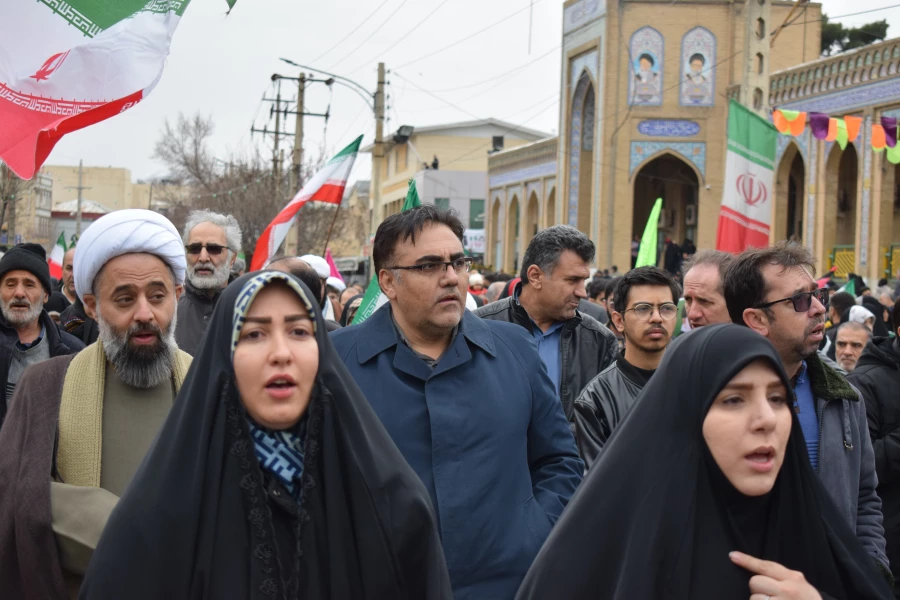حضور پرشور جامعه دانشگاهی دانشگاه فرهنگیان کرمانشاه در راهپیمایی 22 بهمن 10
