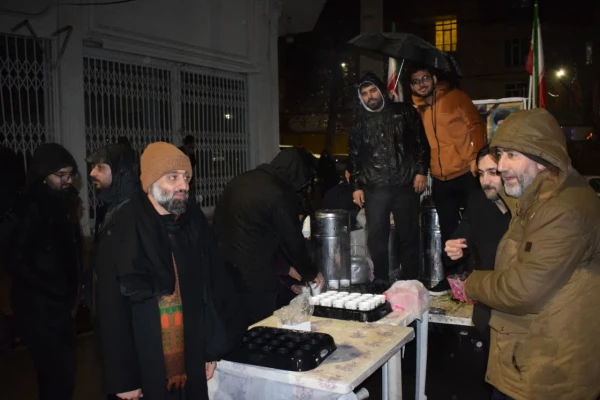 بازدید ریاست دانشگاه از موکب خدماتی و ایستگاه صلواتی دانشگاه فرهنگیان استان کرمانشاه 4
