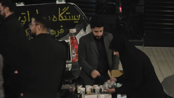 بازدید ریاست دانشگاه از موکب خدماتی و ایستگاه صلواتی دانشگاه فرهنگیان استان کرمانشاه 6