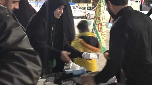 بازدید ریاست دانشگاه از موکب خدماتی و ایستگاه صلواتی دانشگاه فرهنگیان استان کرمانشاه 9