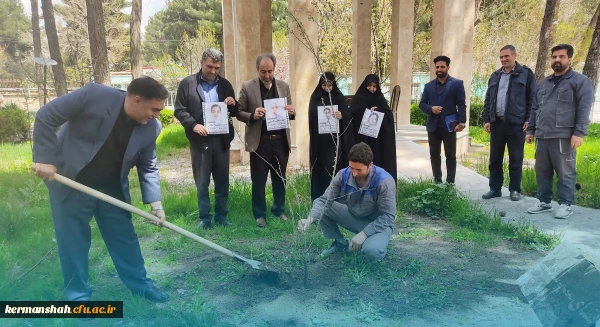 کاشت نهال توسط ریاست و اعضای هیات رئیسه دانشگاه به یاد شهدای دانش آموز استان در جنگ رمضان 2