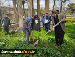 کاشت نهال توسط ریاست و اعضای هیات رئیسه دانشگاه به یاد شهدای دانش آموز استان در جنگ رمضان 3