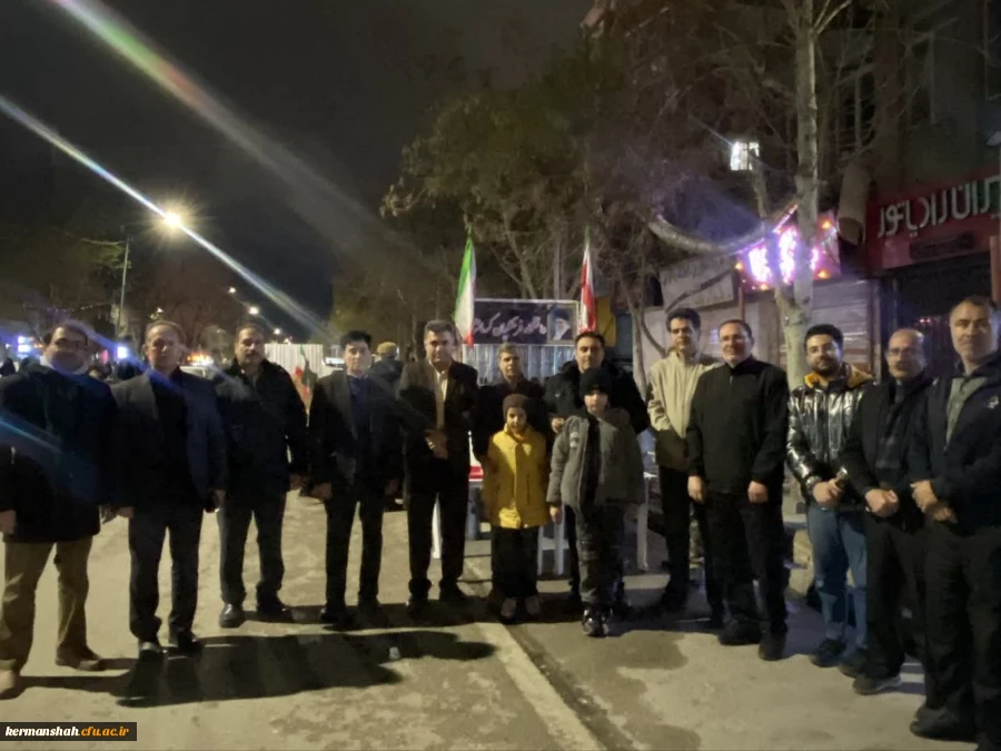 بازدید ریاست دانشگاه از موکب خدماتی و ایستگاه صلواتی دانشگاه فرهنگیان استان کرمانشاه 2