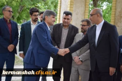 ادای احترام استاندار و هیأت همراه به شهدای گمنام در بدو ورود به دانشگاه فرهنگیان 5