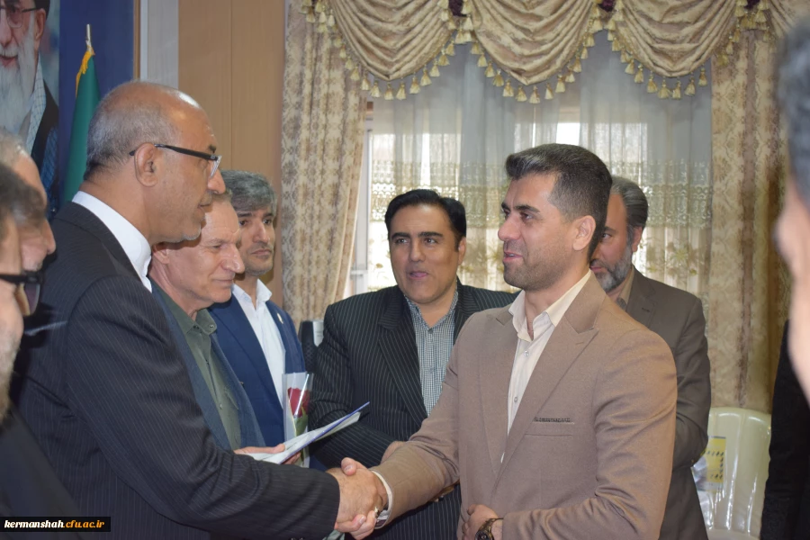 تجلیل استاندار کرمانشاه از اساتید و دانشجو-معلمان در دانشگاه فرهنگیان 13
