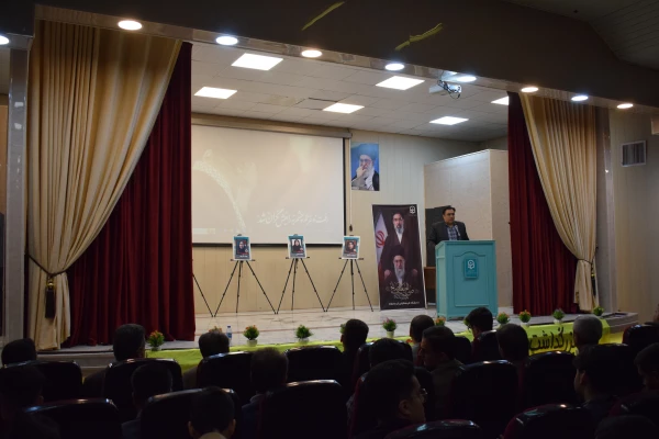 برگزاری مراسم گرامیداشت هفته معلم و استاد در دانشگاه فرهنگیان کرمانشاه 13